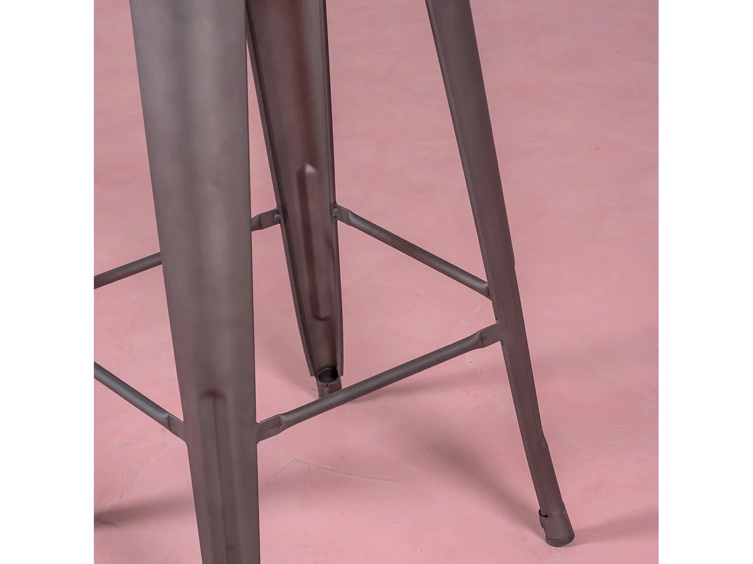 Tabouret industriel en acier vieilli avec dossier bas et assise en bois - Bistro - Antique