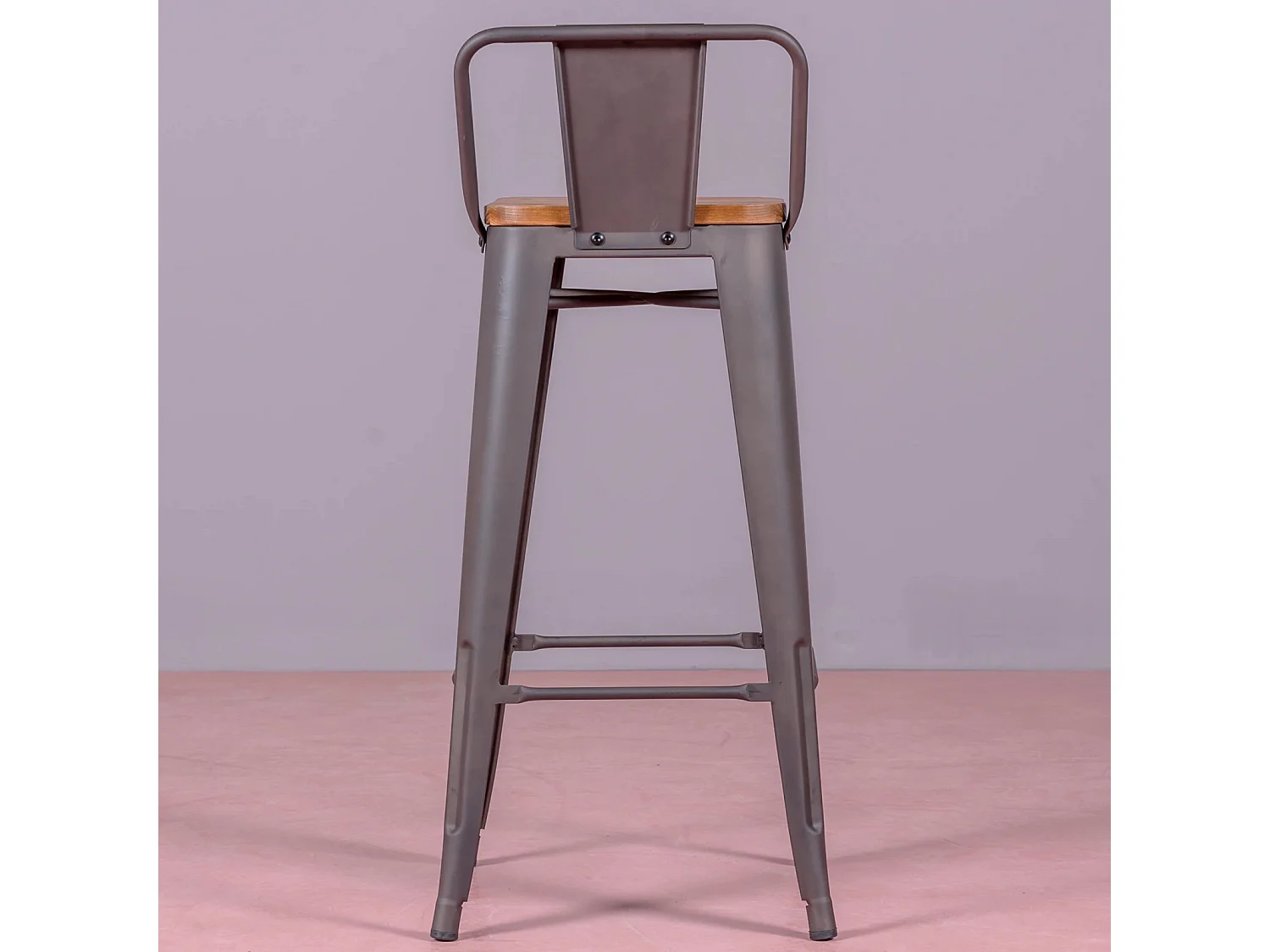 Tabouret industriel en acier vieilli avec dossier bas et assise en bois - Bistro - Antique