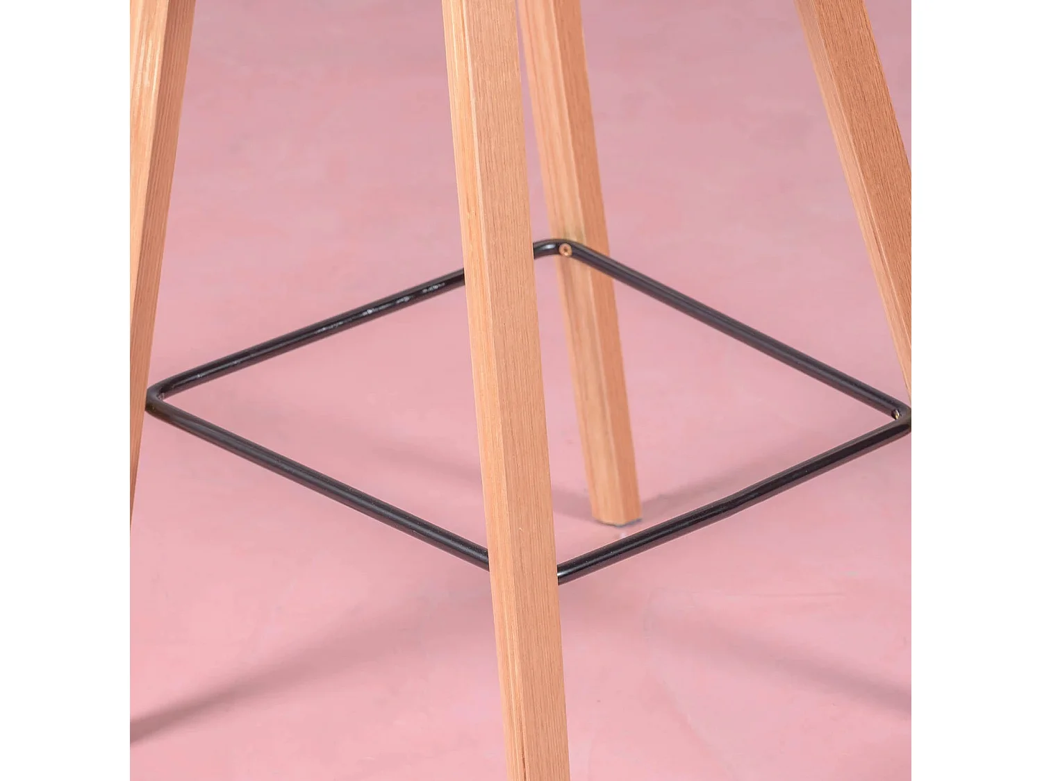 Scandinavische kruk met beukenhouten poten (63cm) - Daxer - Lichtgrijs