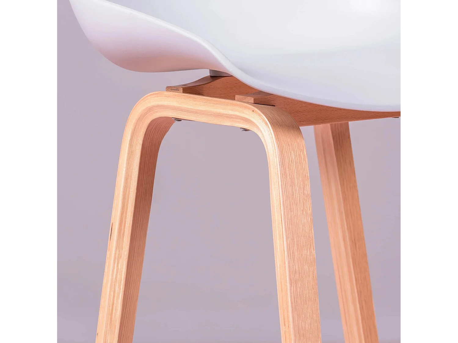 Scandinavische kruk met beukenhouten poten (63cm) - Daxer - Lichtgrijs