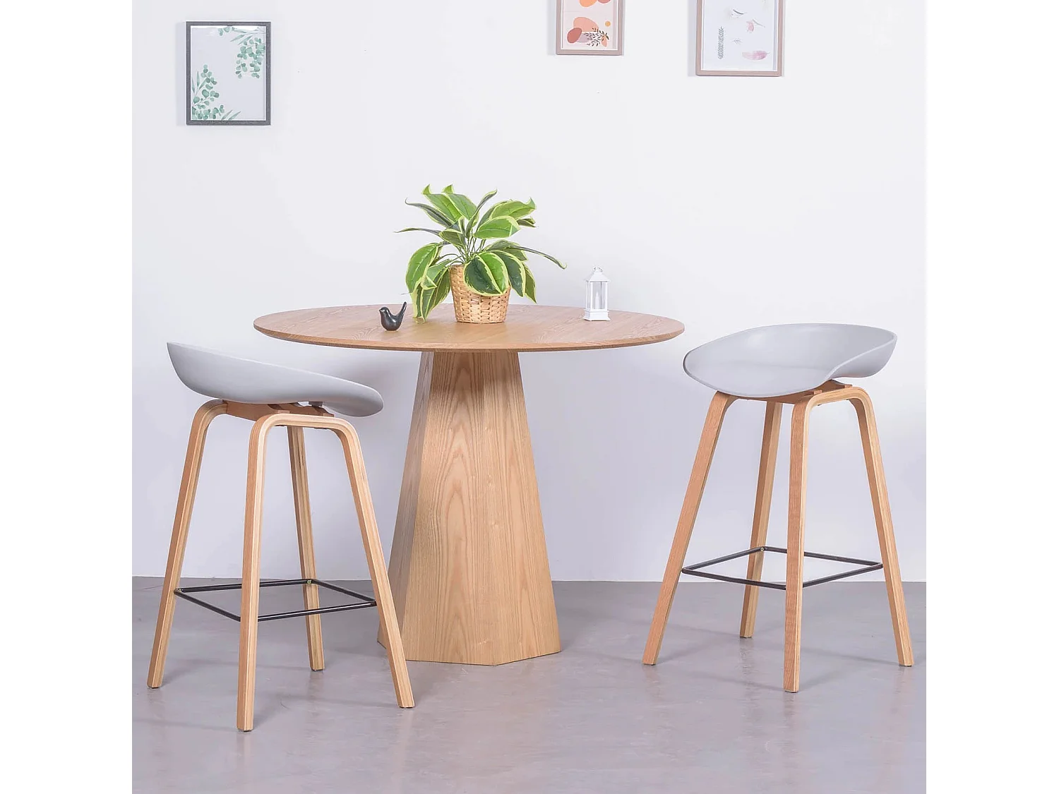 Scandinavische kruk met beukenhouten poten (63cm) - Daxer - Lichtgrijs