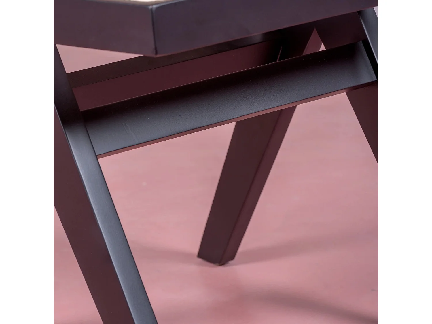 Chaise classique en rotin naturel et bois de frêne - Compass - Noir