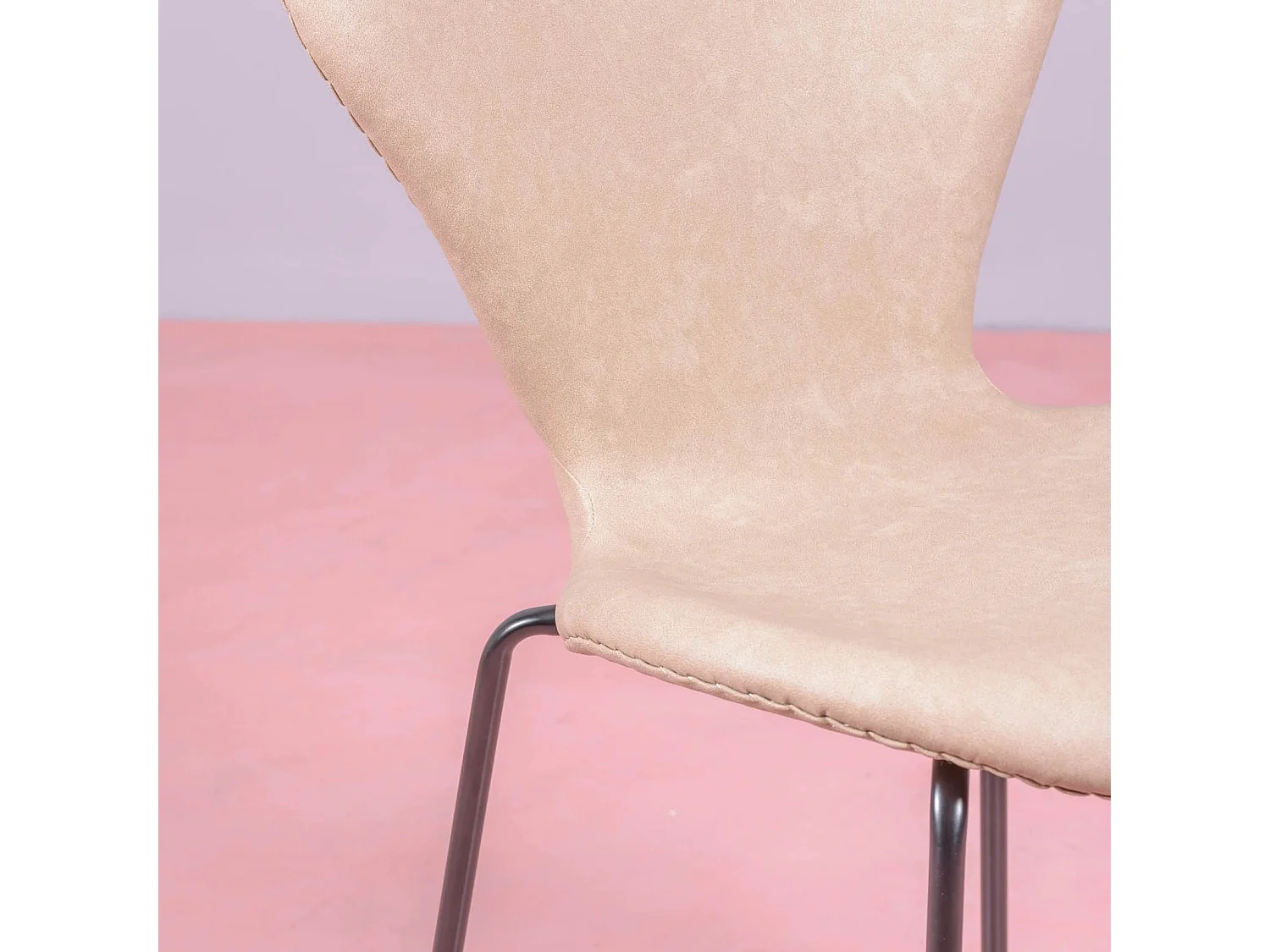 Vintage stoel bekleed met versleten kunstleer - Seven - Beige