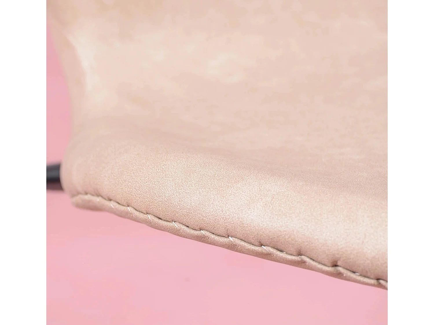 Vintage stoel bekleed met versleten kunstleer - Seven - Beige