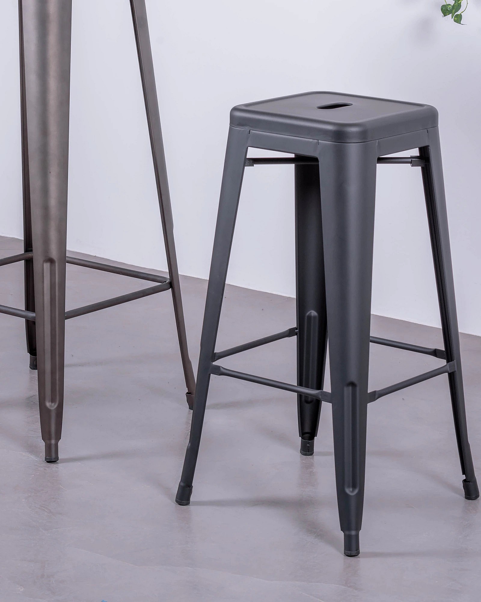 Tabouret Empilable Rond En Acier Inoxydable - Hauteur 25 Cm, Diamètre 29 Cm, Design Robuste, Facile à Nettoyer