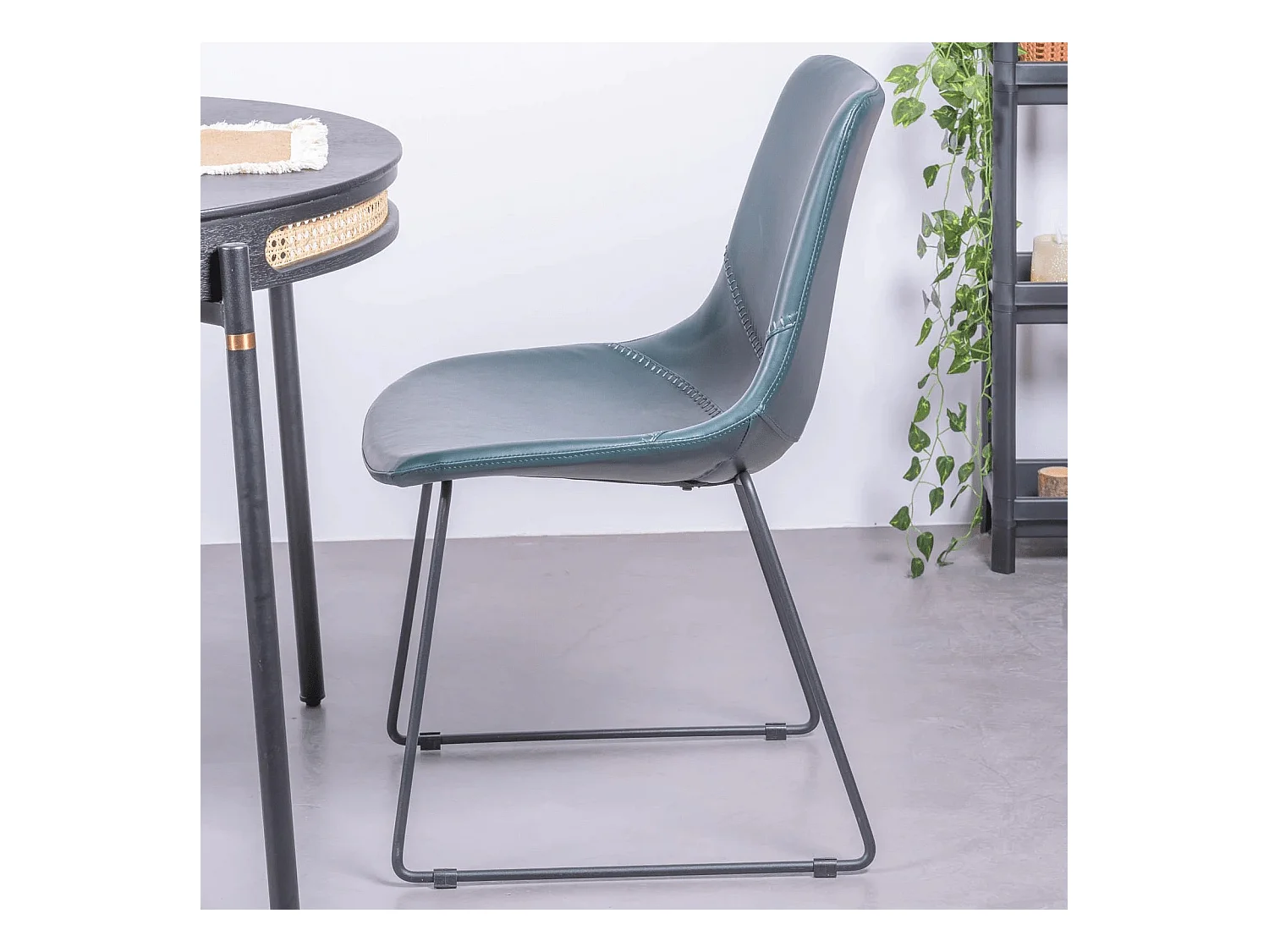 Chaise industrielle vintage tapissée en simili cuir - City - Bleu verdatre