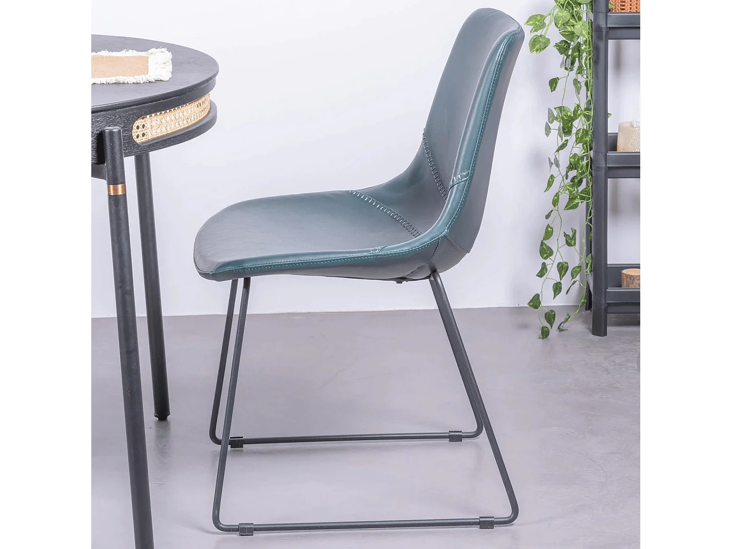 Chaise industrielle vintage tapissée en simili cuir - City - Bleu verdatre