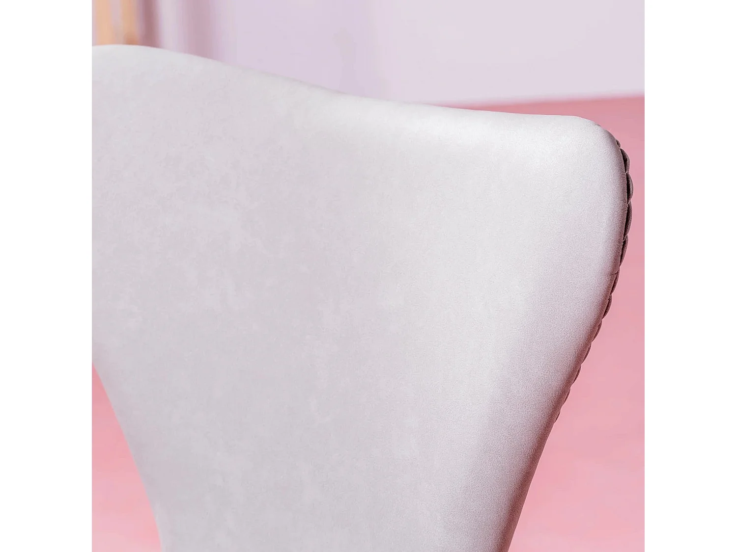 Chaise vintage tapissée de similicuir usé - Seven - Gris