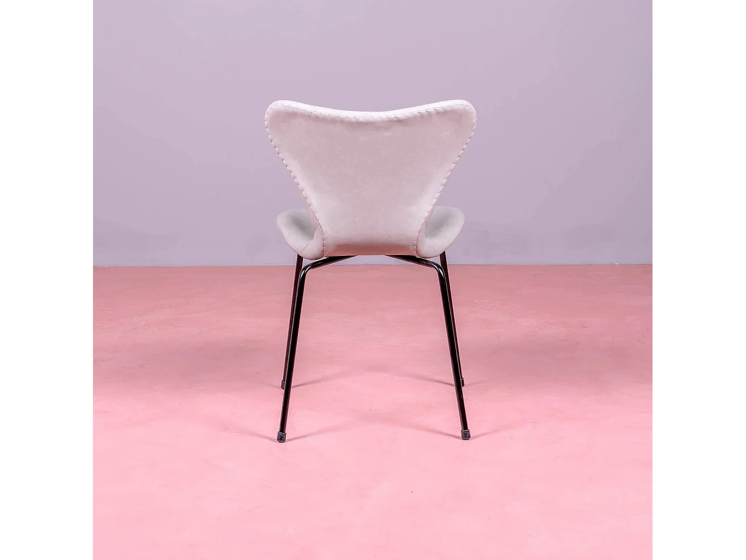 Chaise vintage tapissée de similicuir usé - Seven - Gris