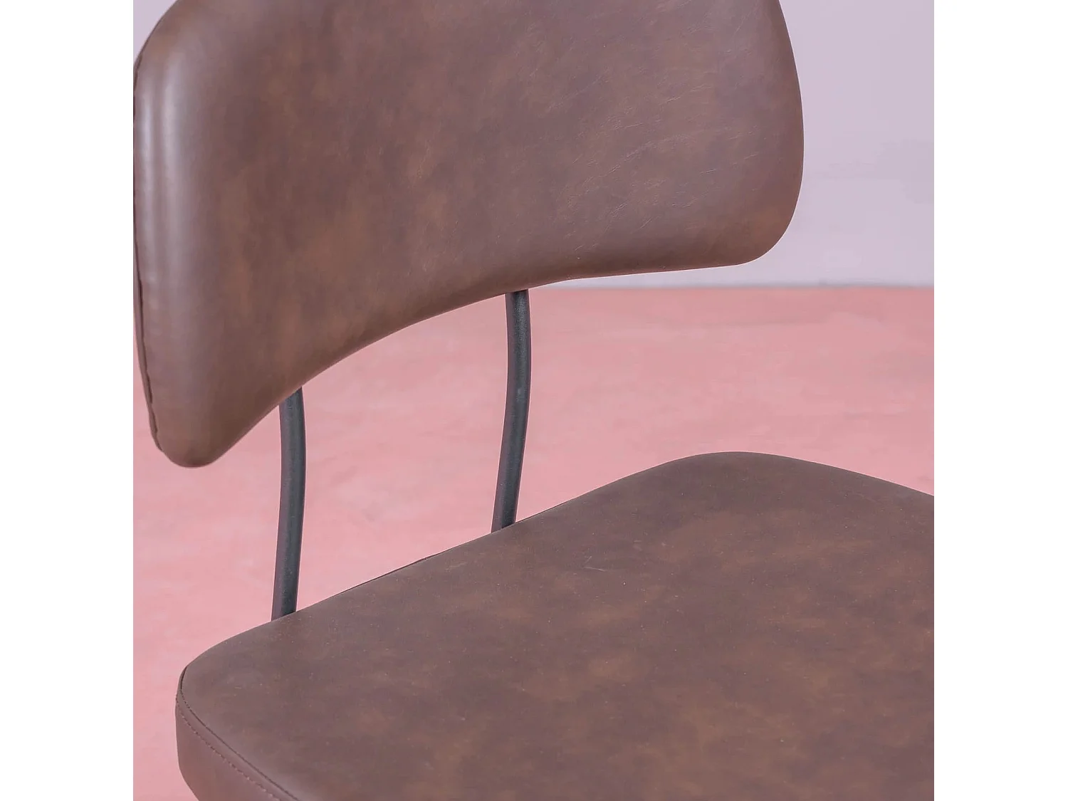 Chaise industrielle rétro tapissée en simili cuir - Copine - Brun