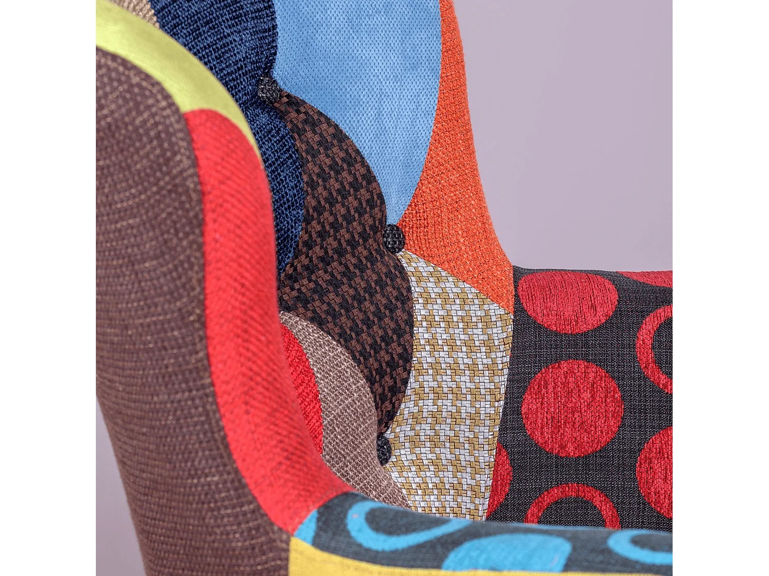 Fauteuil vintage recouvert de tissu patchwork - Capitone - Patchwork