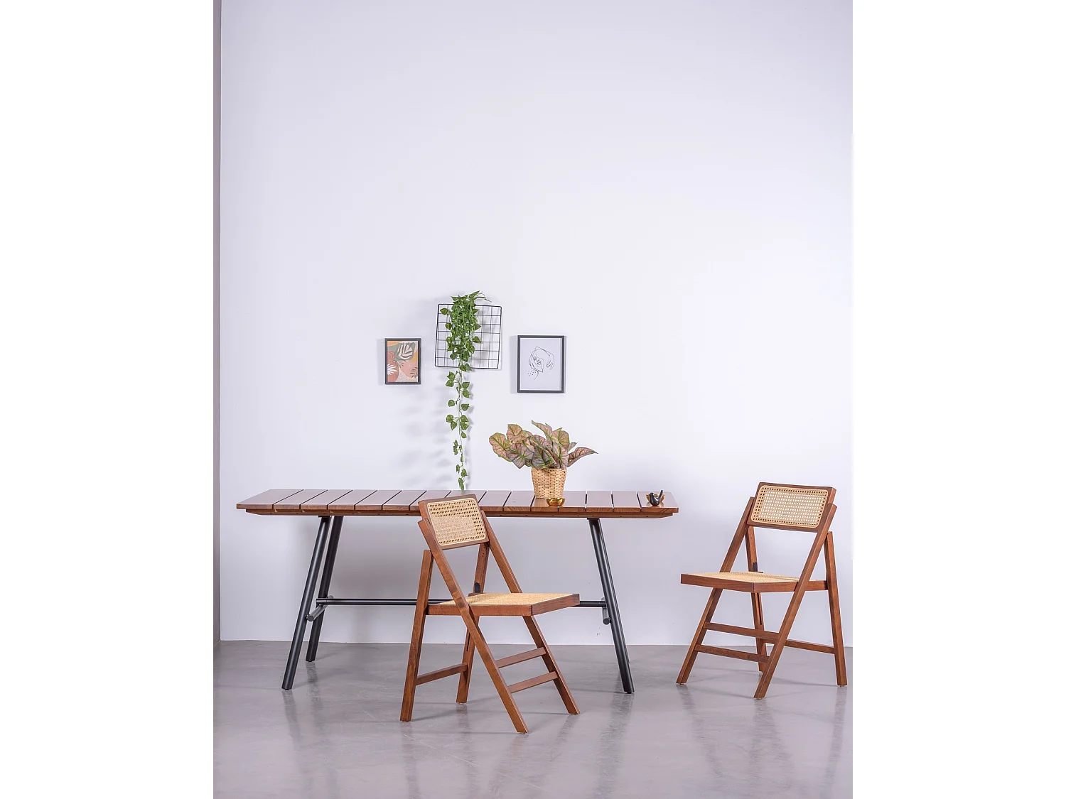 Cadeira dobrável estilo retro em rattan natural e madeira de nogueira - Compass - Noz