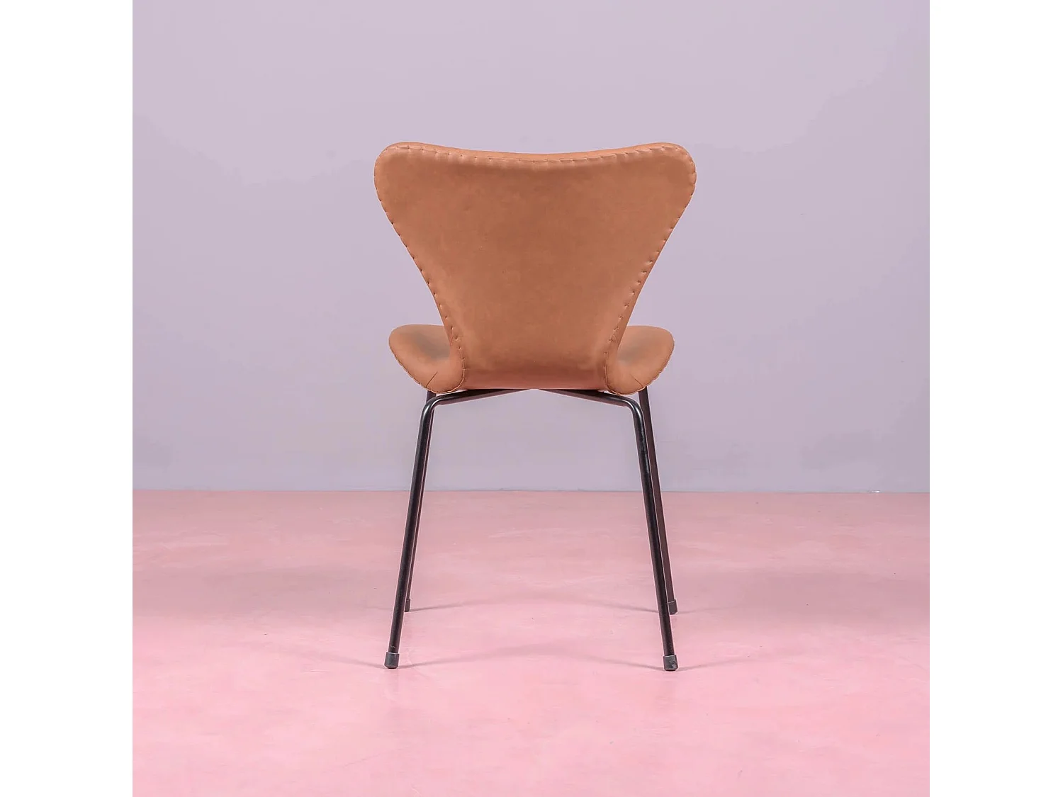 Chaise vintage tapissée de similicuir usé - Seven - Brun