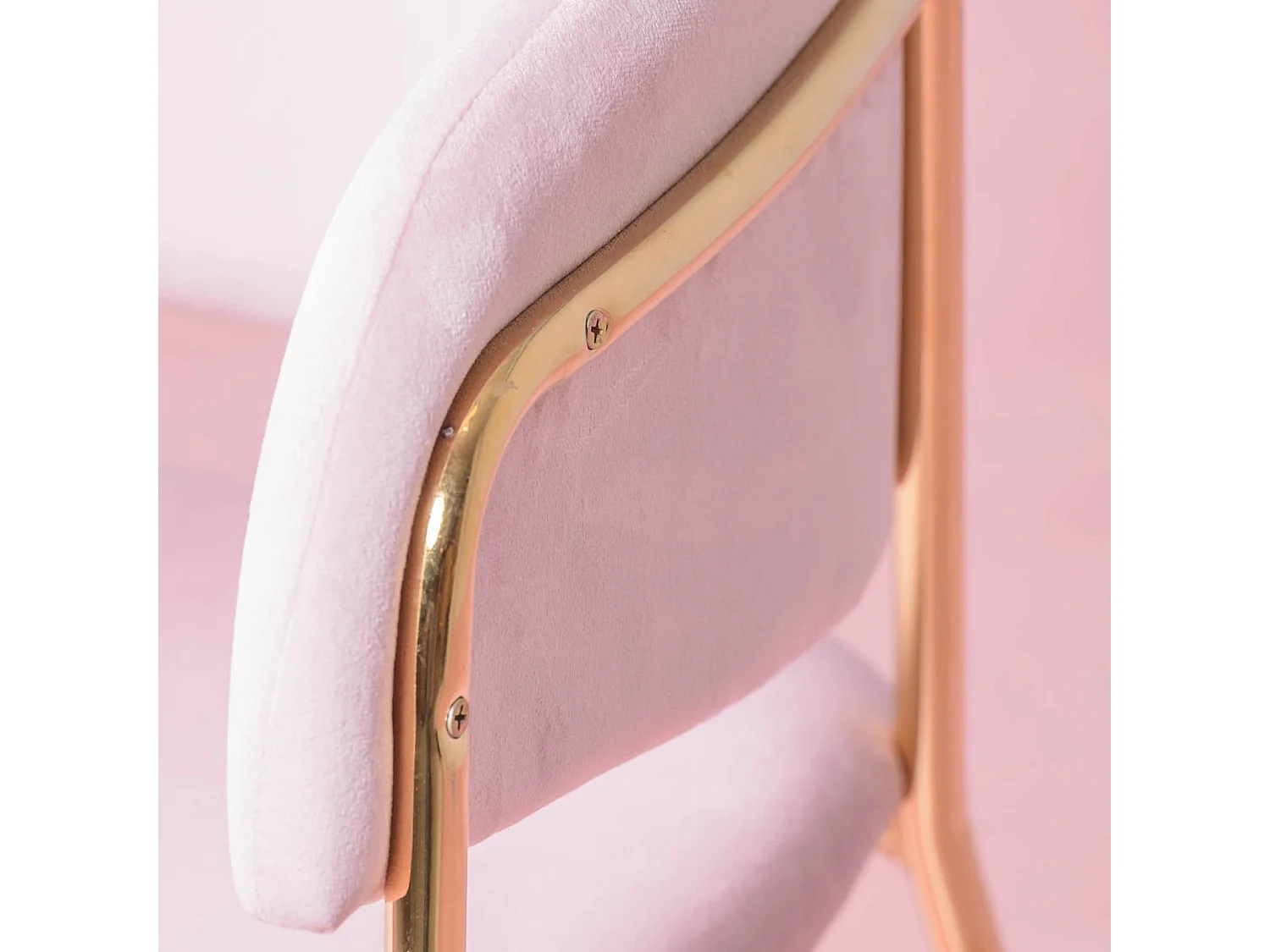Chaise design recouverte de velours et pieds dorés - Cruiser - Rose