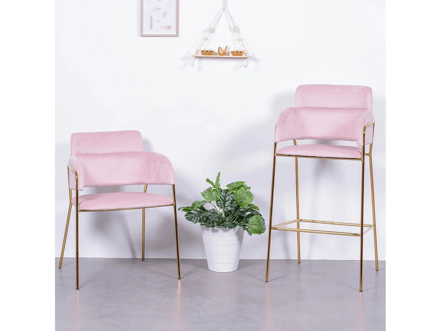 Chaise design recouverte de velours et pieds dorés - Cruiser - Rose