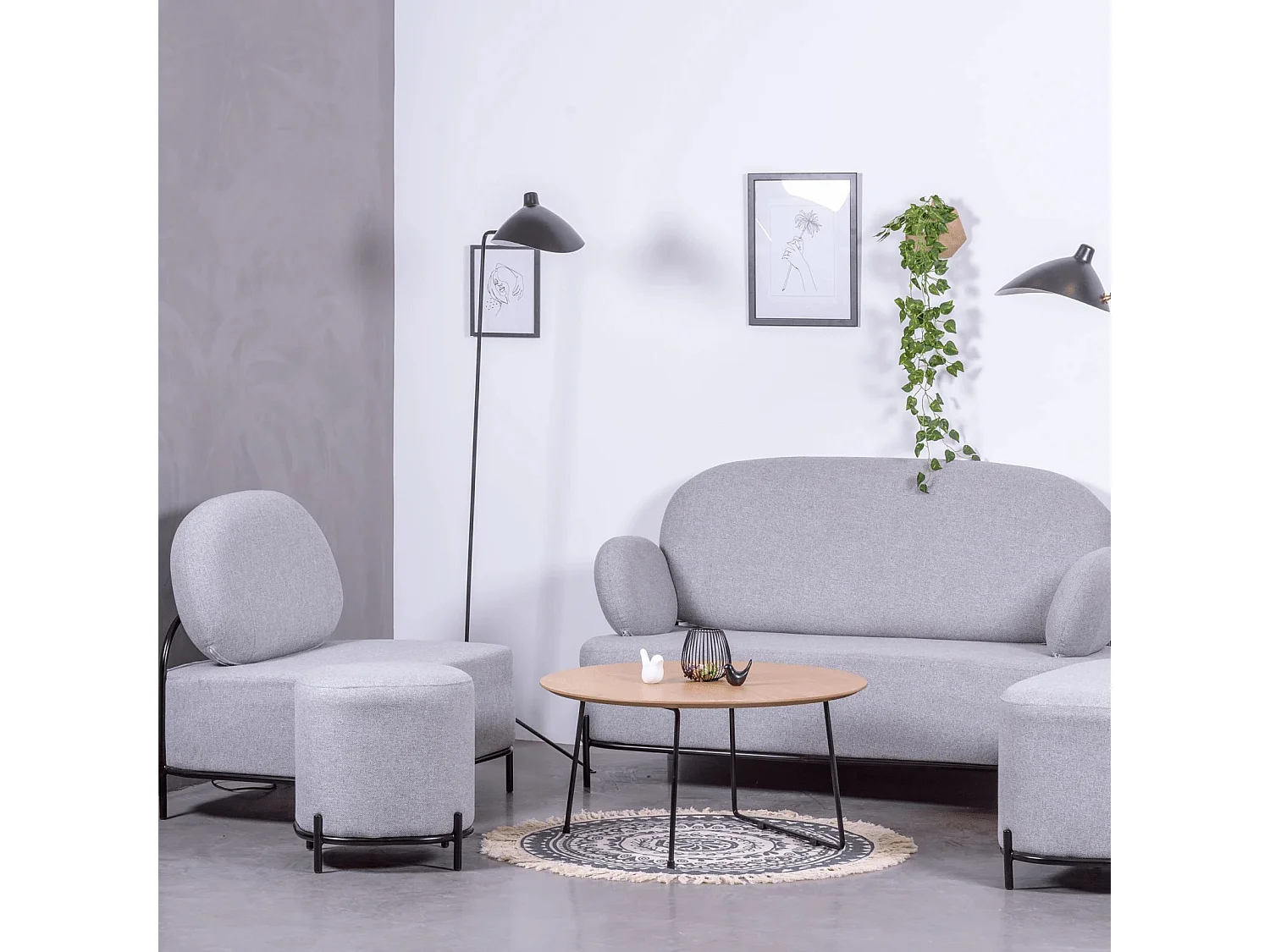 Repose-pieds pour le canapé au design minimaliste - Clair - Gris