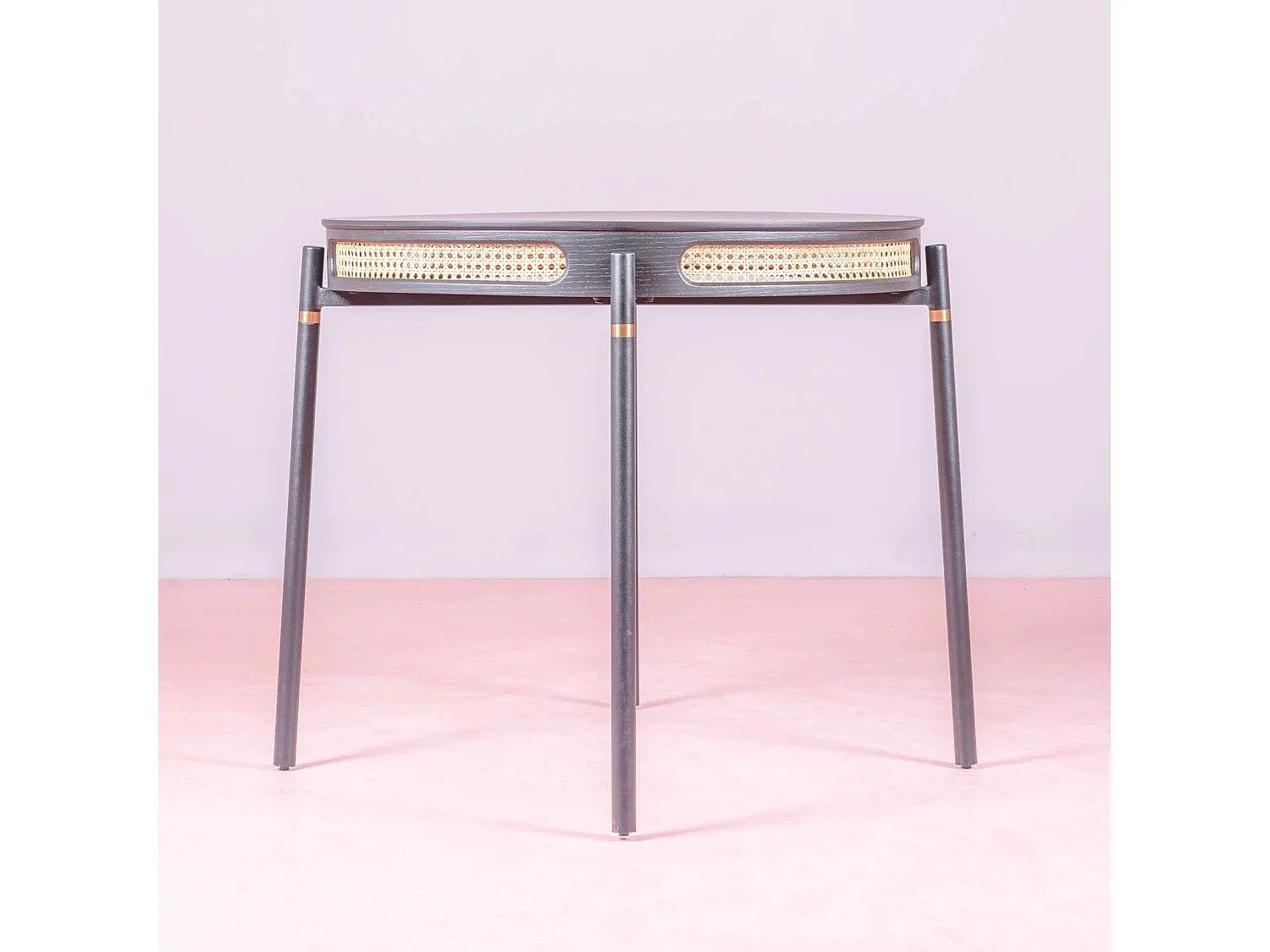 Mesa de jantar redonda retrô com detalhes em rattan natural (80cm) - North - Preto