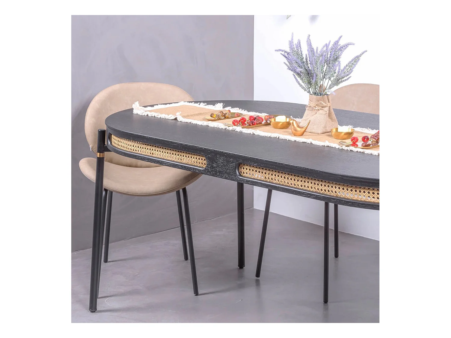 Table à manger rétro avec détails en rotin naturel (180x90) - North - Noir