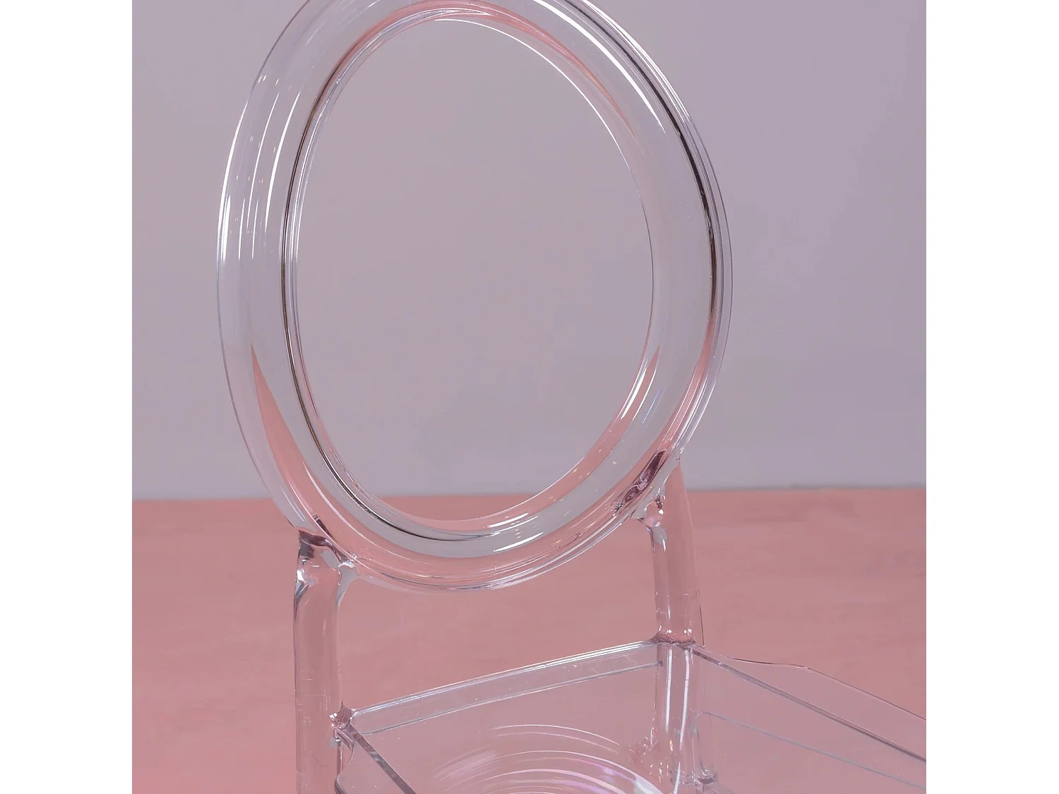 Cadeira clássica em policarbonato transparente - Ghost - Transparente