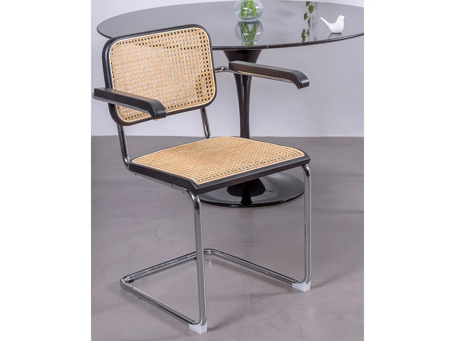 Cadeira retro em rattan e madeira de faia com braços - Cesca - Preto