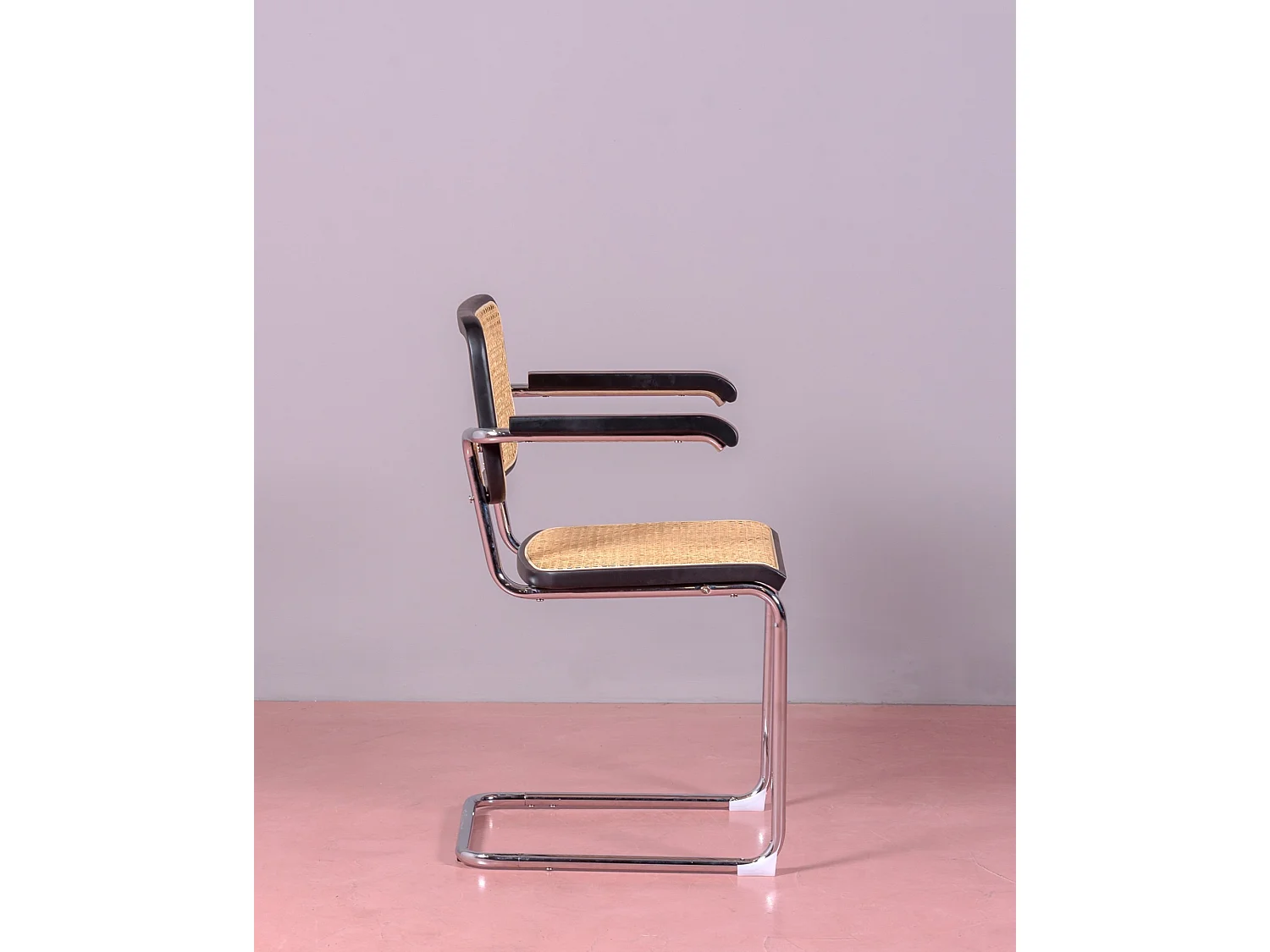 Cadeira retro em rattan e madeira de faia com braços - Cesca - Preto