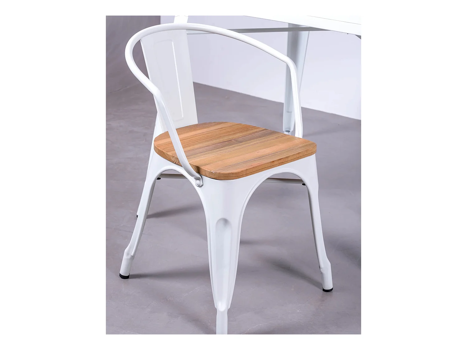 Industriële stoel met armleuningen en iepenhouten zitting - Bistro - Wit
