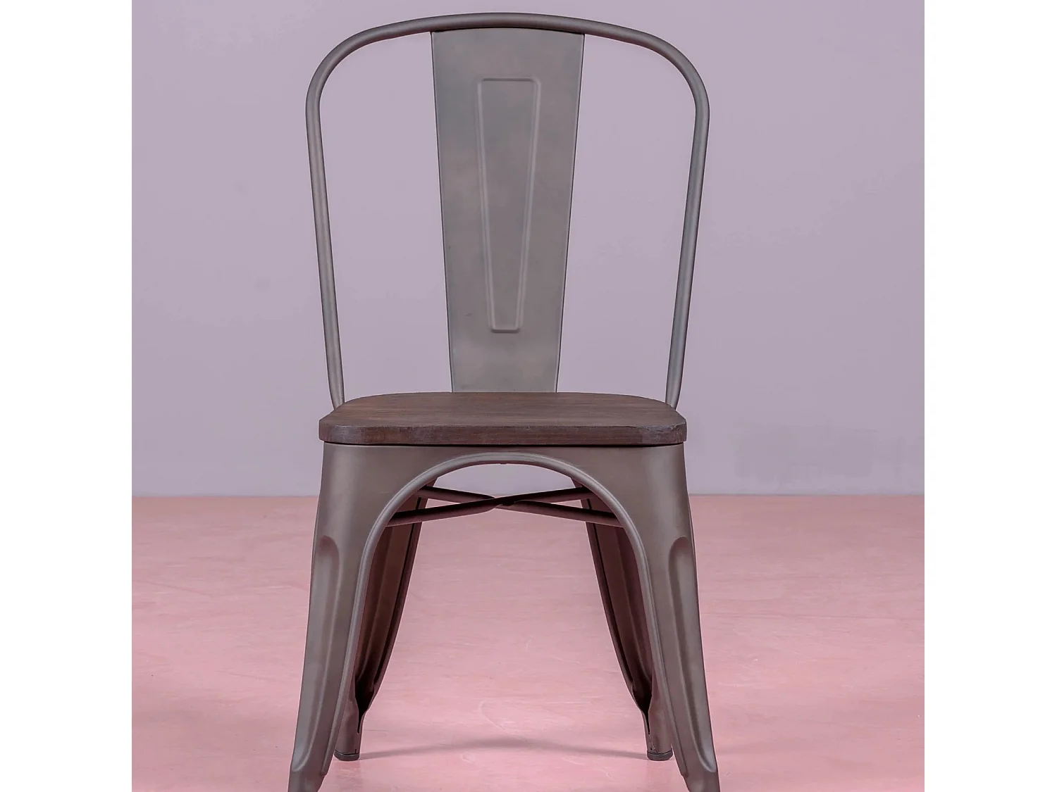 Chaise industrielle vieillie avec assise en bois foncé - Bistro - Antique