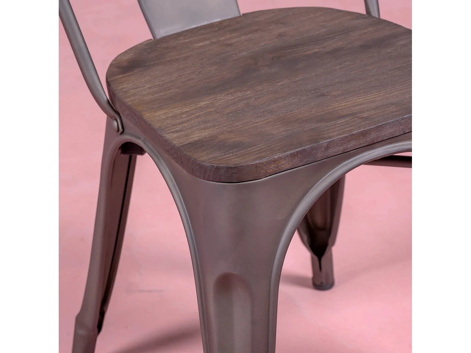 Chaise industrielle vieillie avec assise en bois foncé - Bistro - Antique