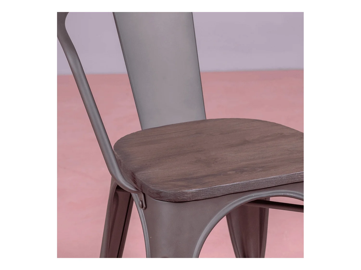 Verouderde industriële stoel met armleuningen en houten zitting - Bistro - Antiek