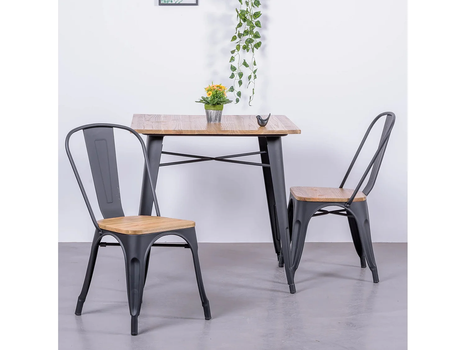 Chaise en métal avec assise en bois d'orme - Bistro - Noir