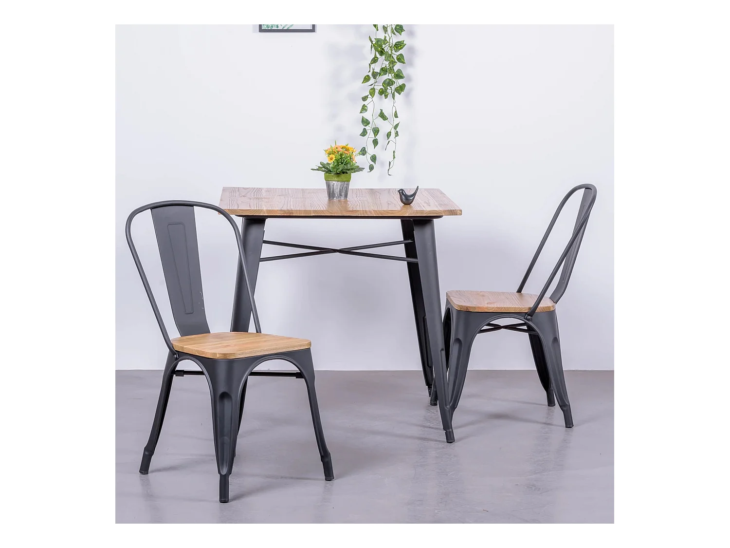 Metalen stoel met iepenhouten zitting - Bistro - Zwart