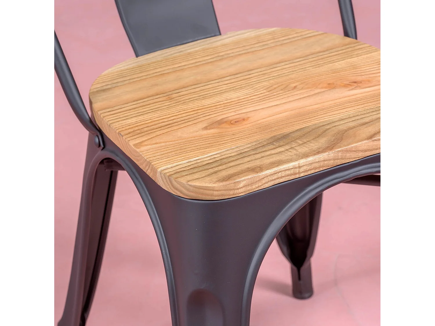 Chaise en métal avec assise en bois d'orme - Bistro - Noir