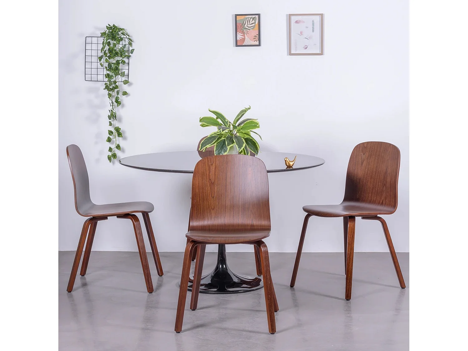 Chaise design scandinave en bois de noyer - Hut - Noyer