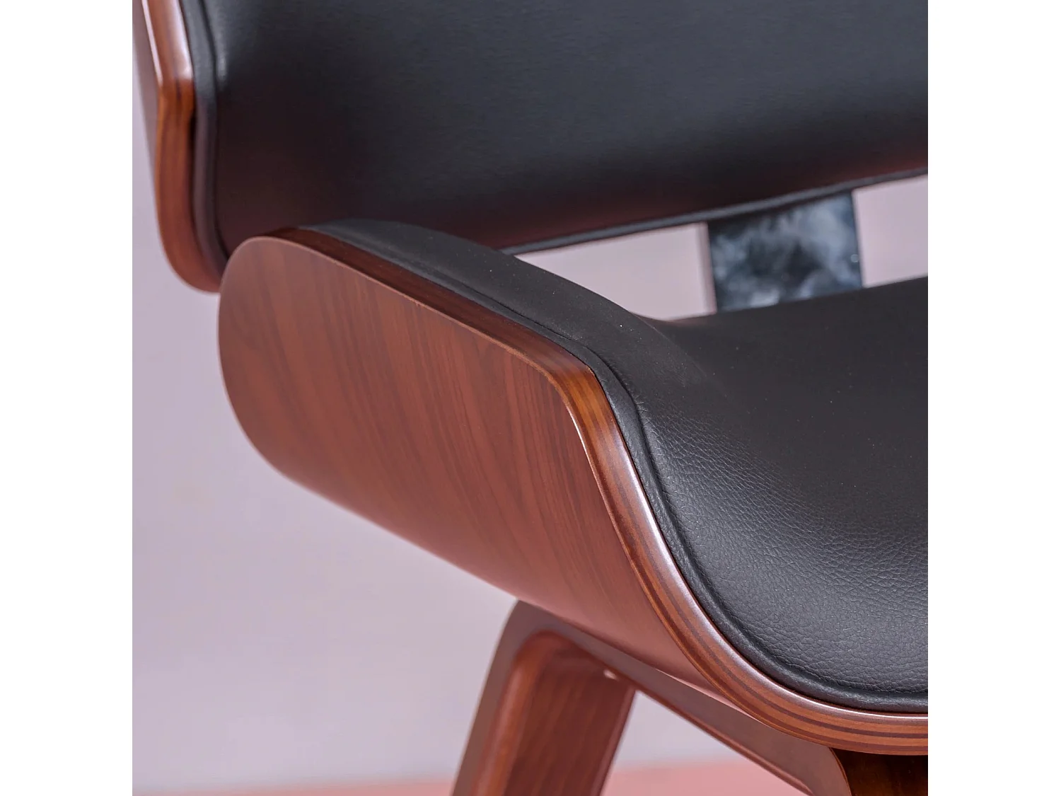 Houten stoel van donker esdoorn met kussen van kunstleer - Nordic - Zwart