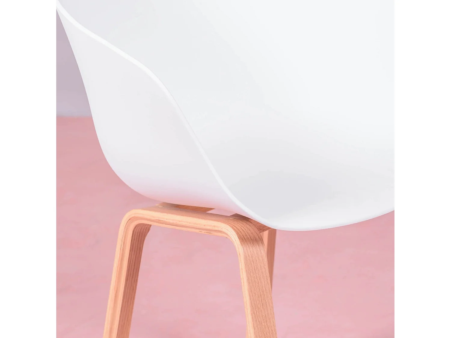 Sedia con seduta in plastica e gambe in legno di faggio - Daxer - Bianco