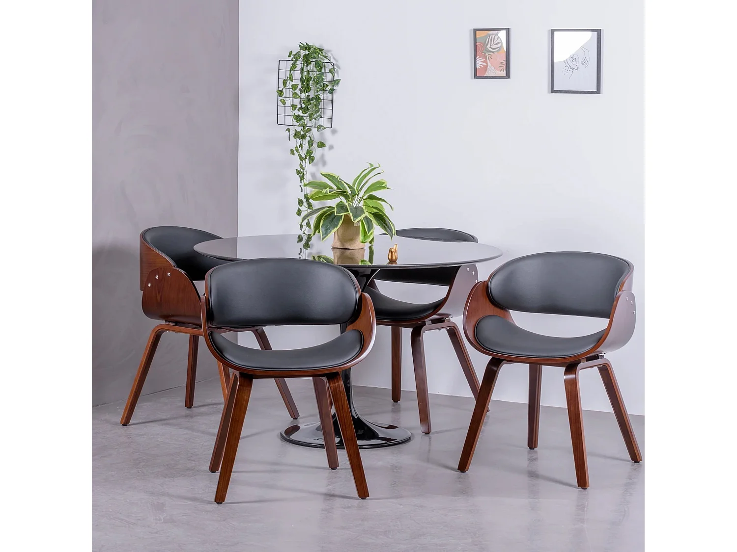 Chaise scandinave avec accoudoirs en bois de noyer foncé et tapissée en simili cuir - Burrow S - Noir