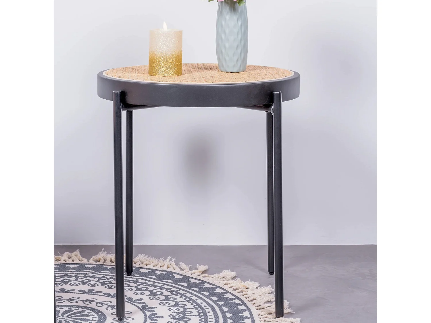 Table d'appoint rétro avec détails en rotin naturel (46cm) - North - Noir