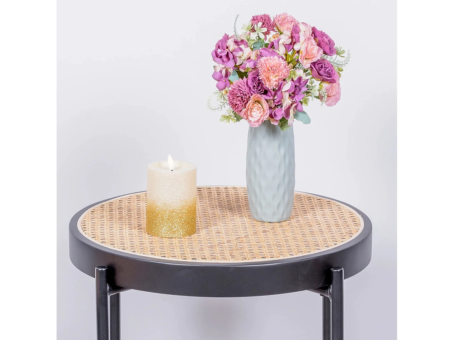 Table d'appoint rétro avec détails en rotin naturel (46cm) - North - Noir