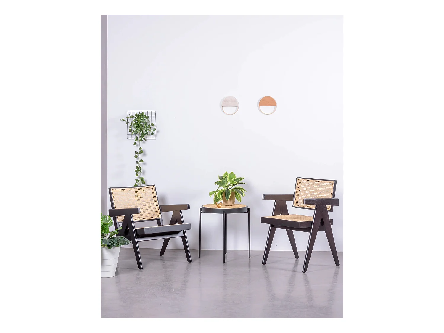 Fauteuil classique avec accoudoirs en bois de teck et rotin naturel - Compass - Noir