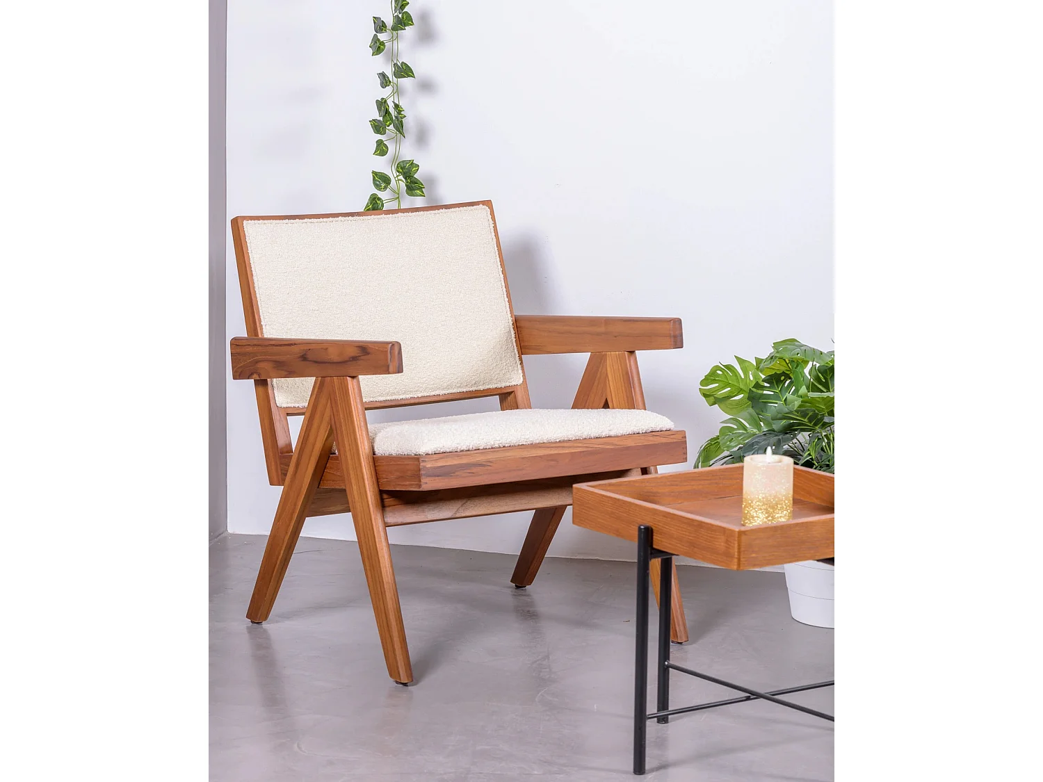 Klassieke fauteuil met armleuningen in teakhout en boucléstof - Compass - Wit