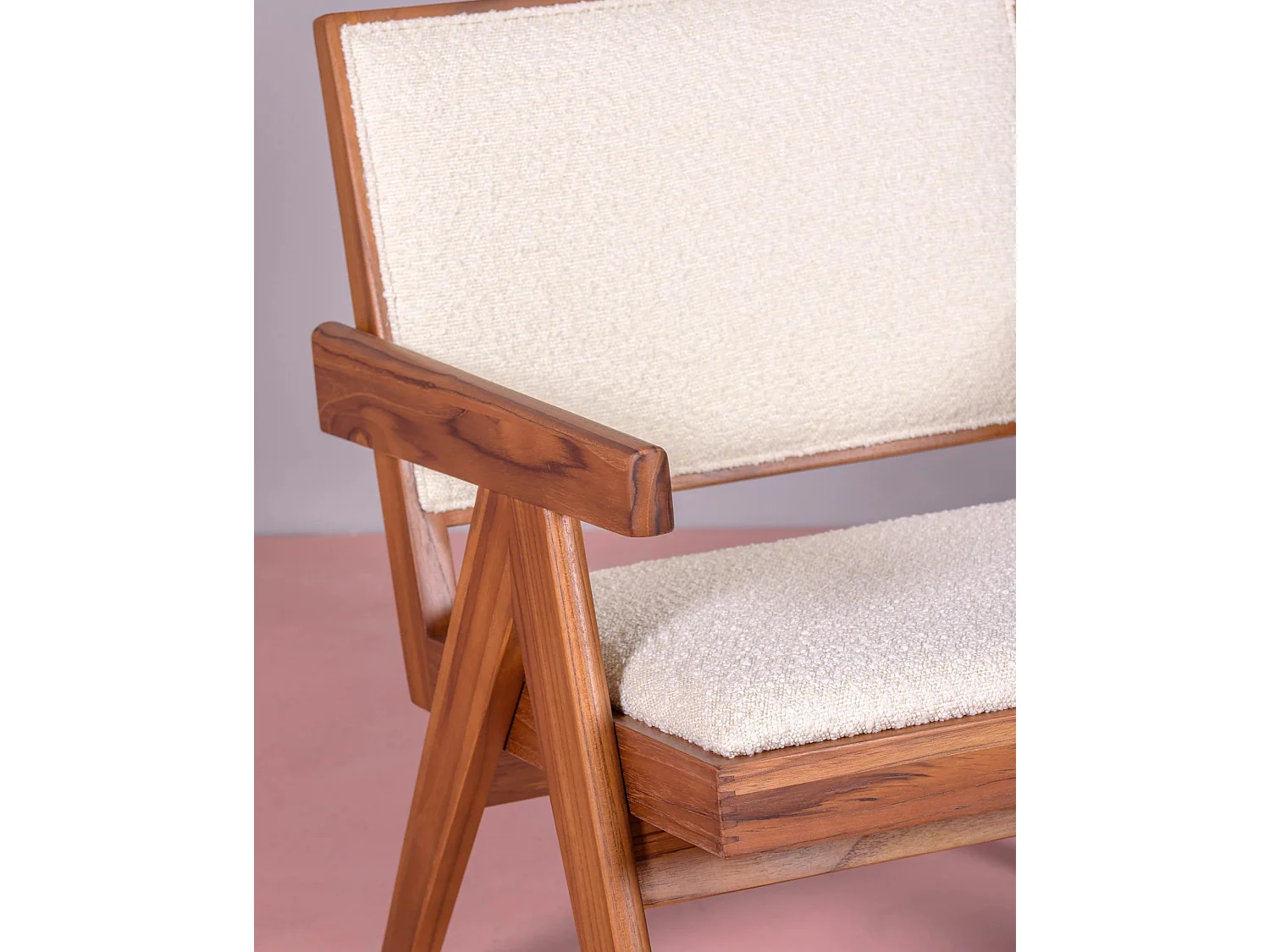 Klassieke fauteuil met armleuningen in teakhout en boucléstof - Compass - Wit