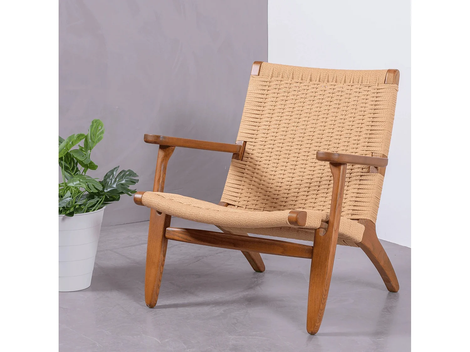 Fauteuil Nordic avec accoudoirs en bois de noyer - Liam - Noyer