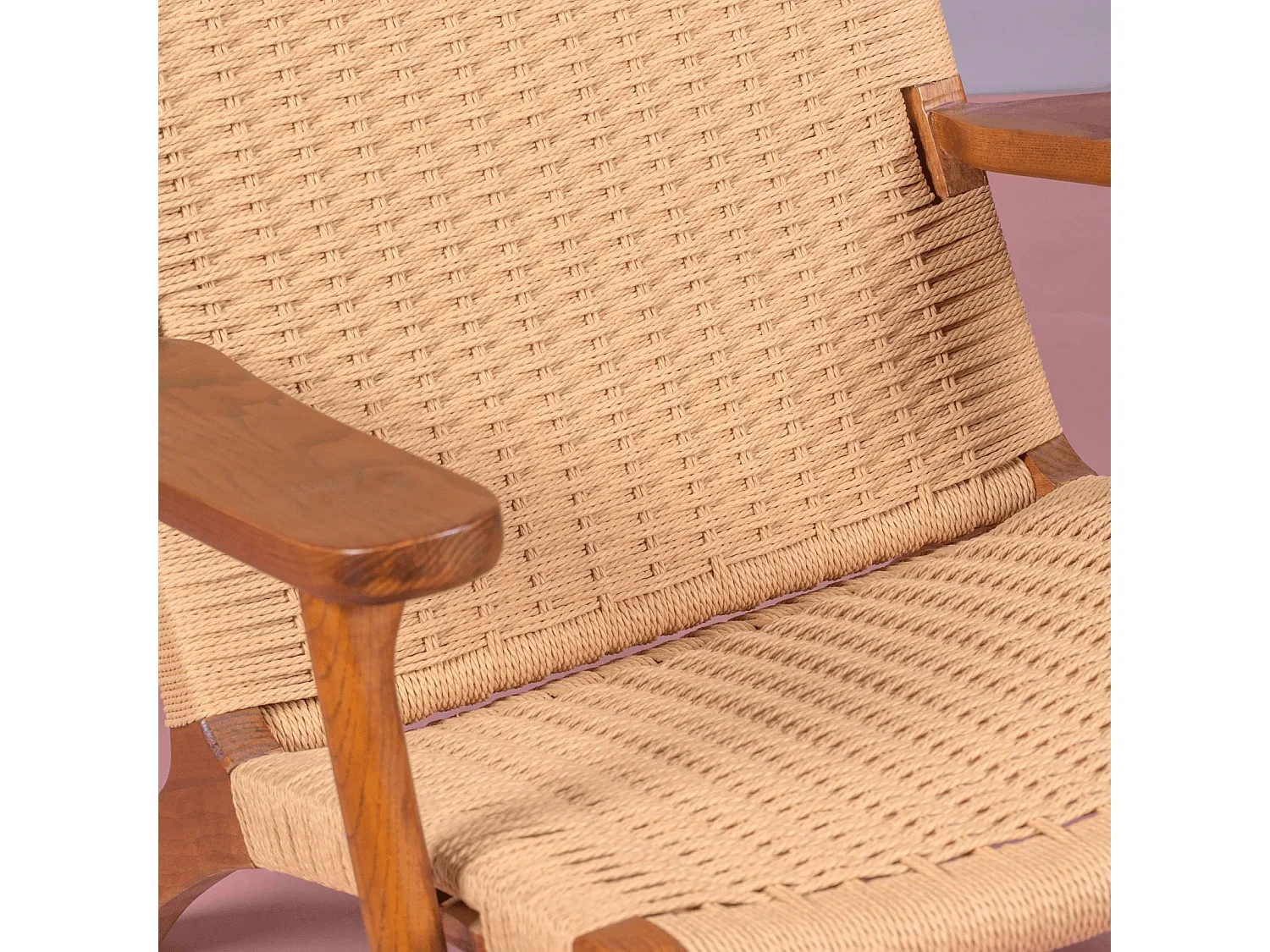 Fauteuil Nordic avec accoudoirs en bois de noyer - Liam - Noyer