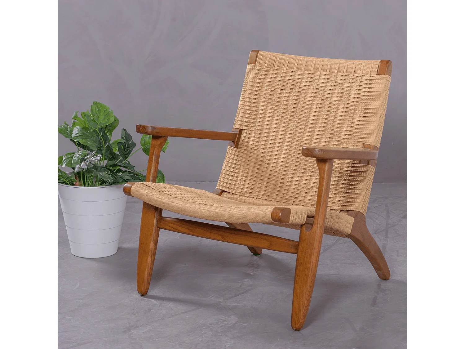 Fauteuil Nordic avec accoudoirs en bois de noyer - Liam - Noyer