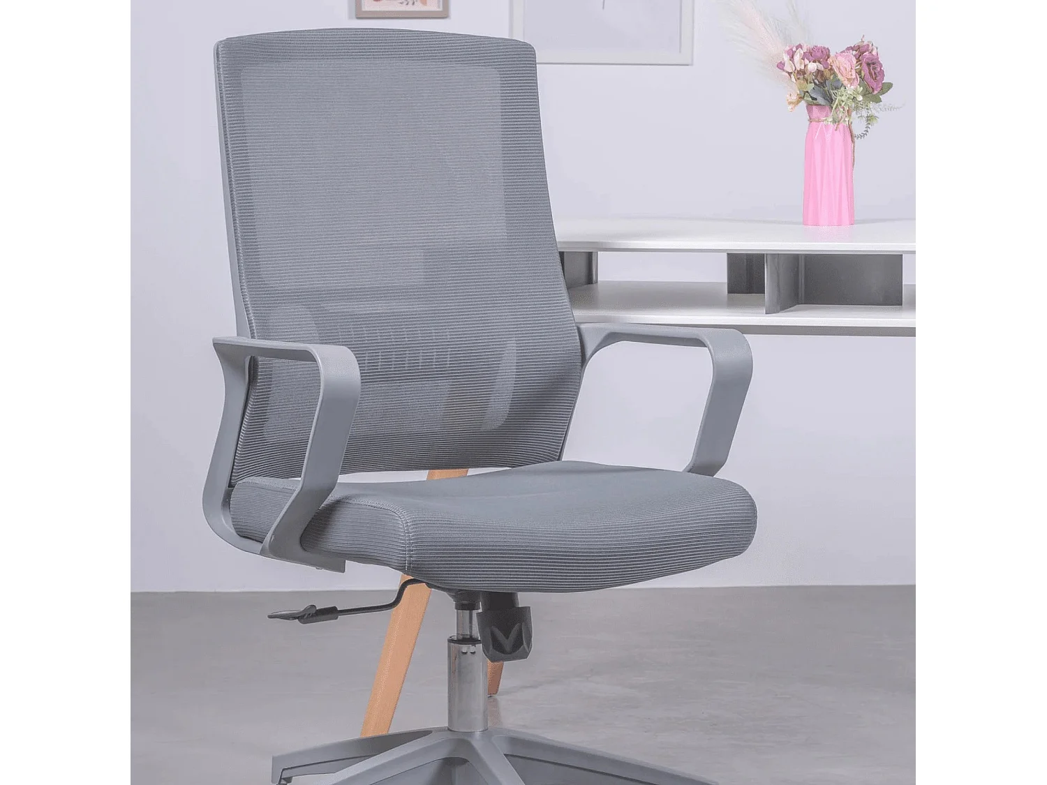 Chaise de bureau ergonomique réglable en mesh respirante aux finitions grises - Mesh - Gris foncé