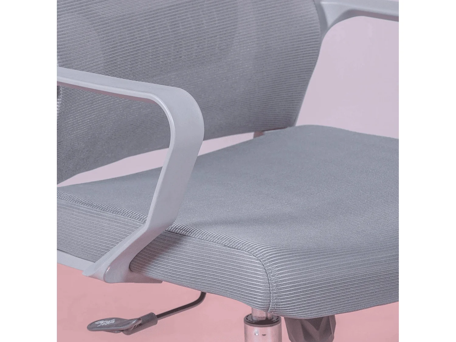 Chaise de bureau ergonomique réglable en mesh respirante aux finitions grises - Mesh - Gris foncé