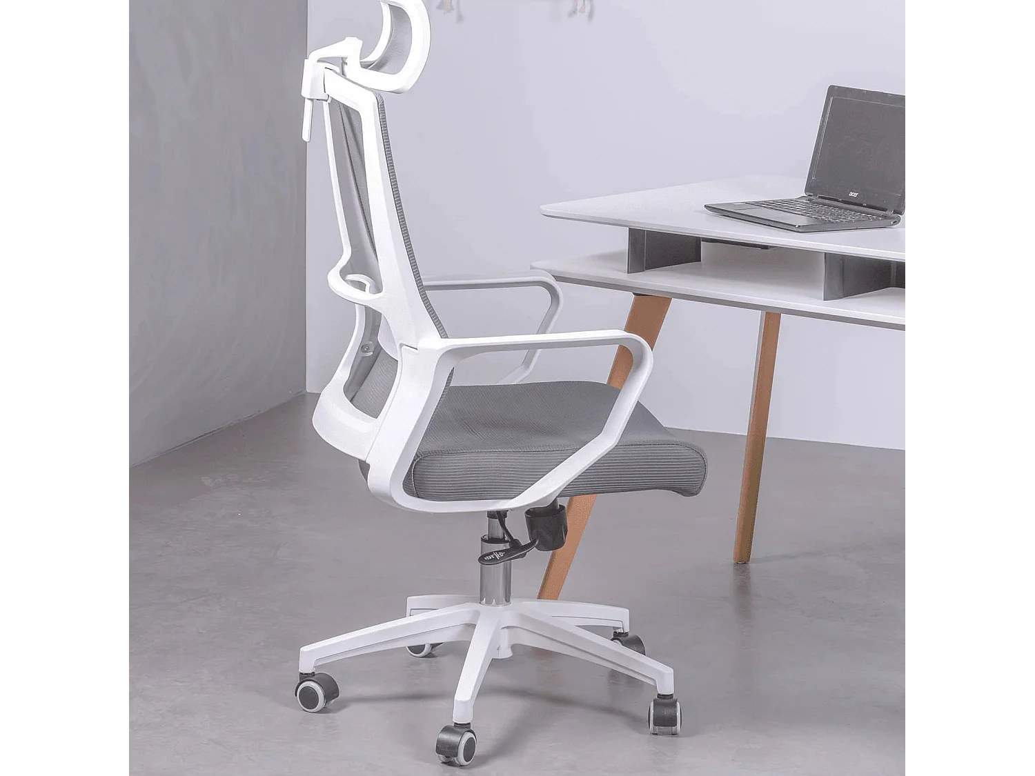 Ergonomischer Schreibtischstuhl aus atmungsaktivem mesh und verstellbarer Kopfstütze - Mesh - Dunkelgrau