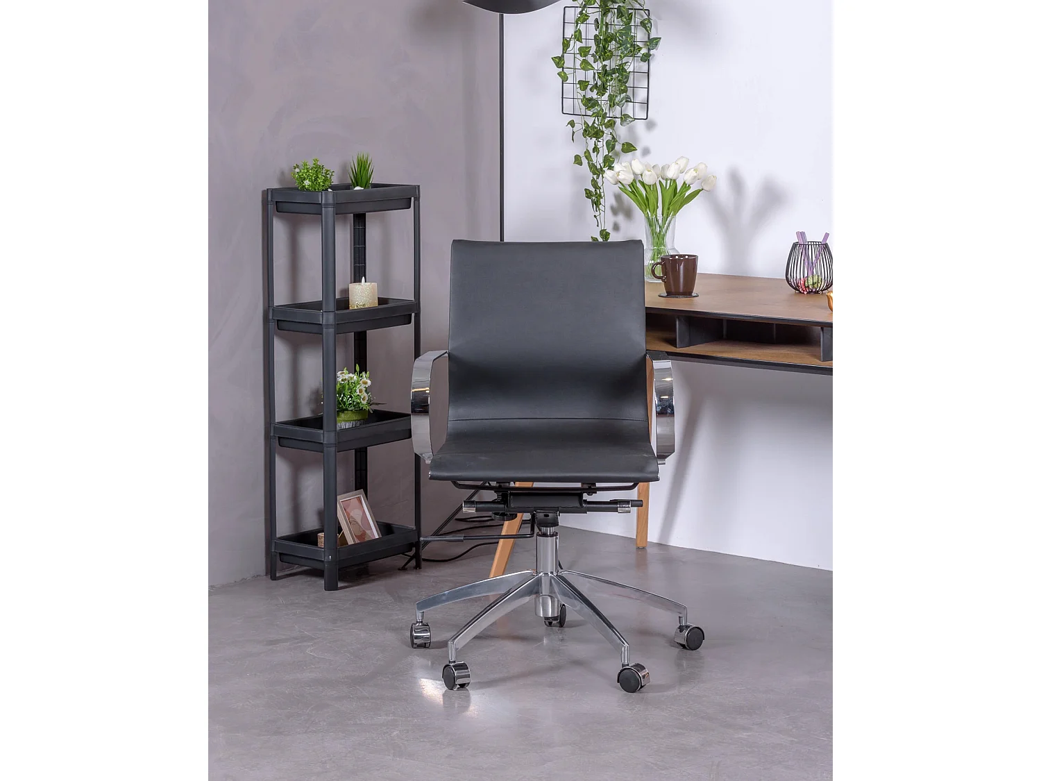 Chaise de bureau design économique tapissée en simili cuir - Detroit - Noir