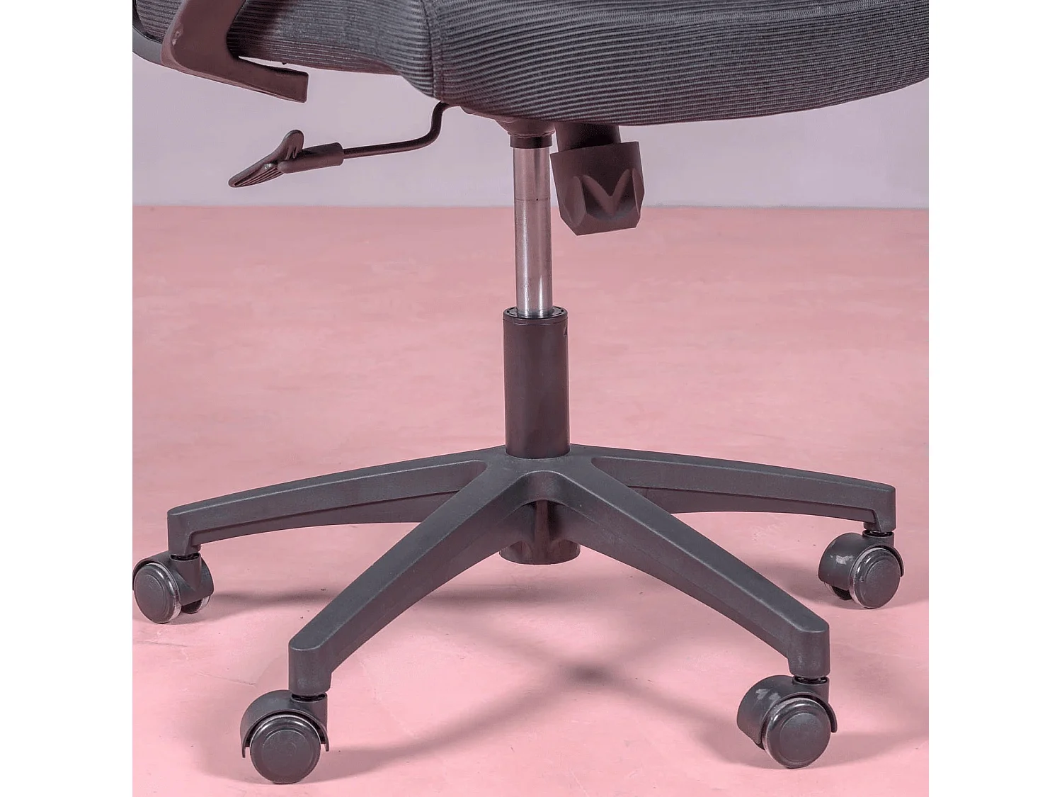 Ergonomische bureaustoel van ademend mesh met zwarte afwerking en verstelbare hoofdsteun - Mesh - Zwart