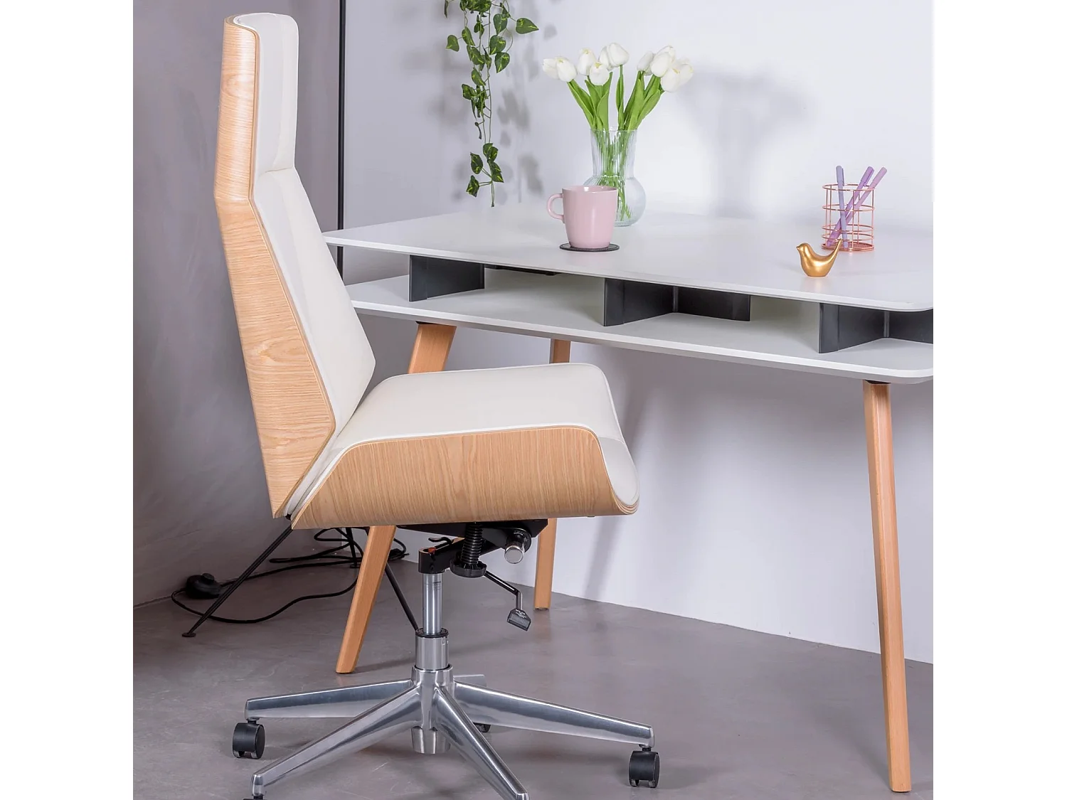 Silla oficina con respaldo alto en madera arce y tapizada en polipiel - Nordic S - Blanco